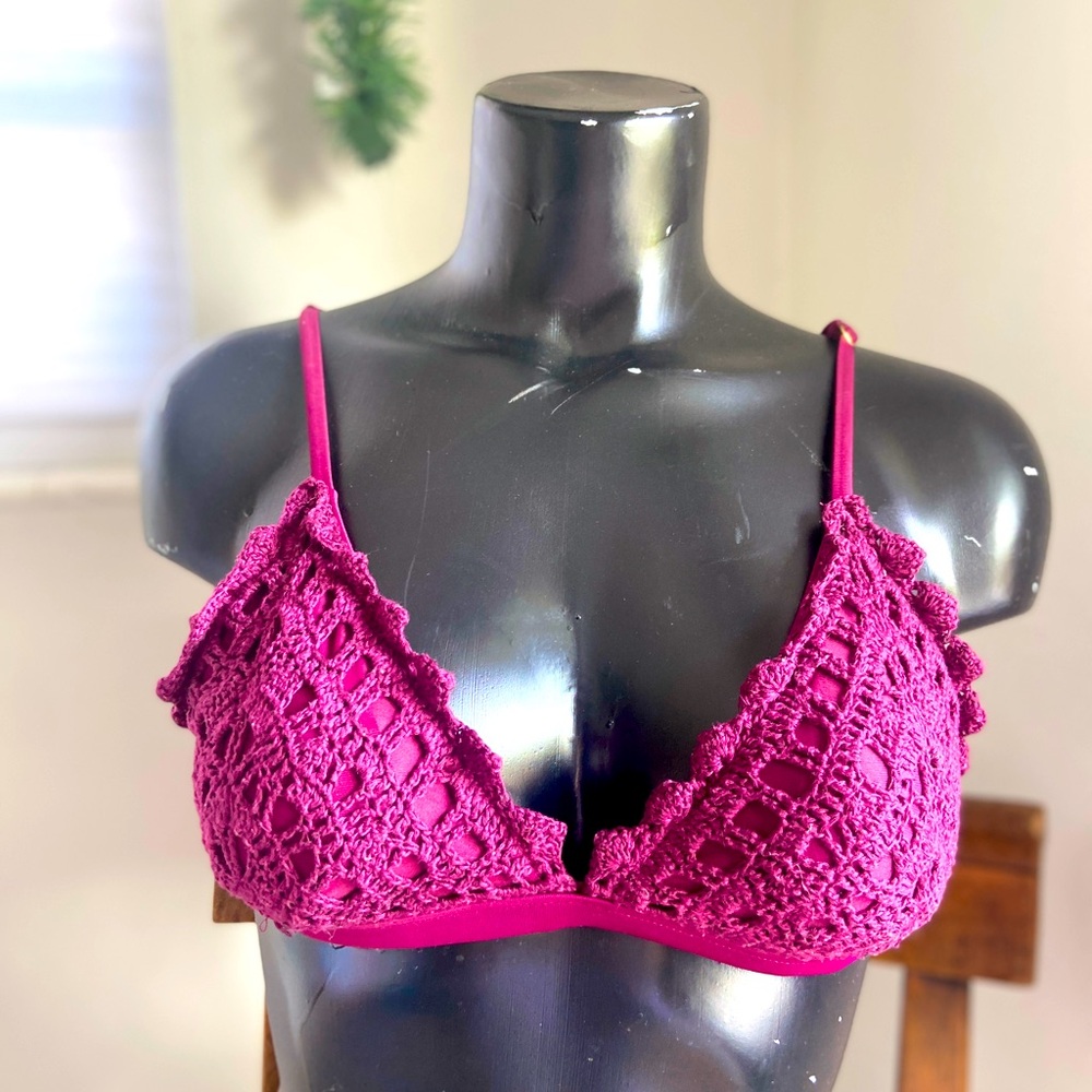 NWOT Xhiliration Embroidered Swim Top Size M